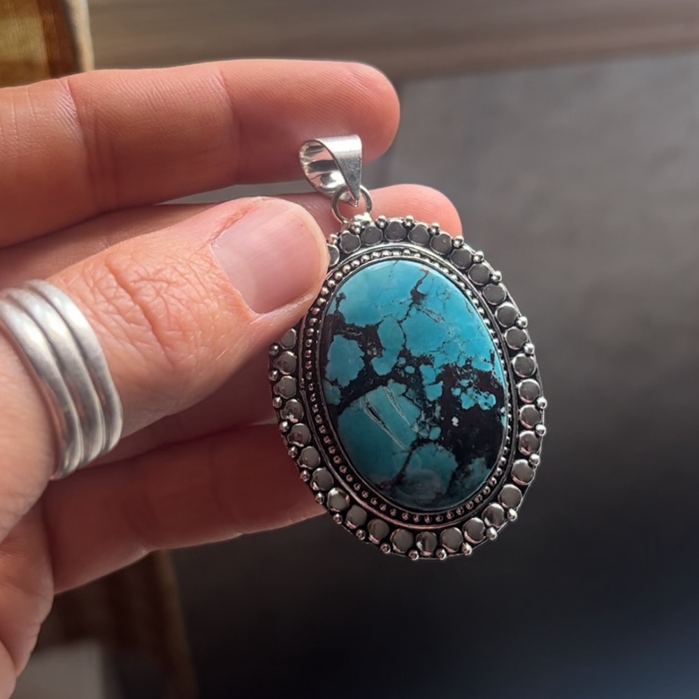 HOST PICK ♥️ Silver Turquoise Pendant